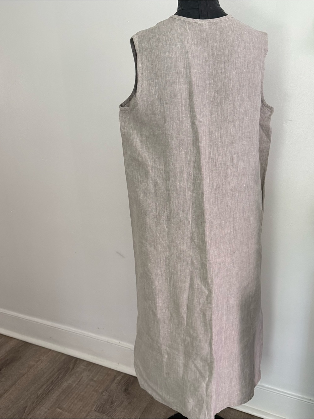 Eileen Fisher Sleeveless Button-Down Organic Linen Gauze Long Shirt / Tunic - Picture 7 of 11